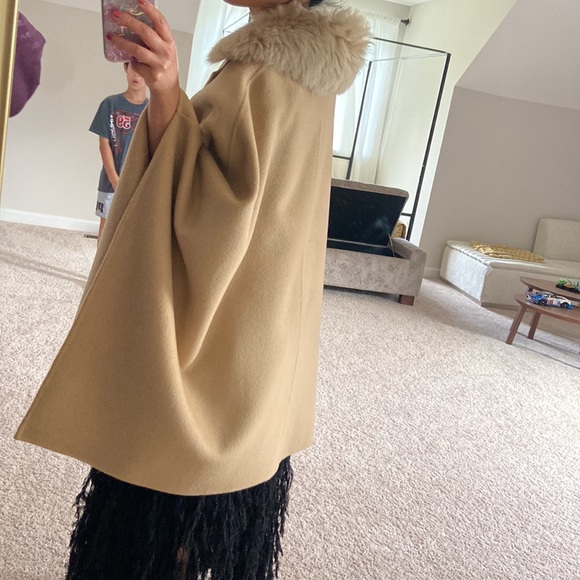 Michael Kors 100% wool cape. OS - Picture 12 of 13